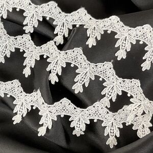 Vintage ornate white scalloped dangling sewing trim 3 yards